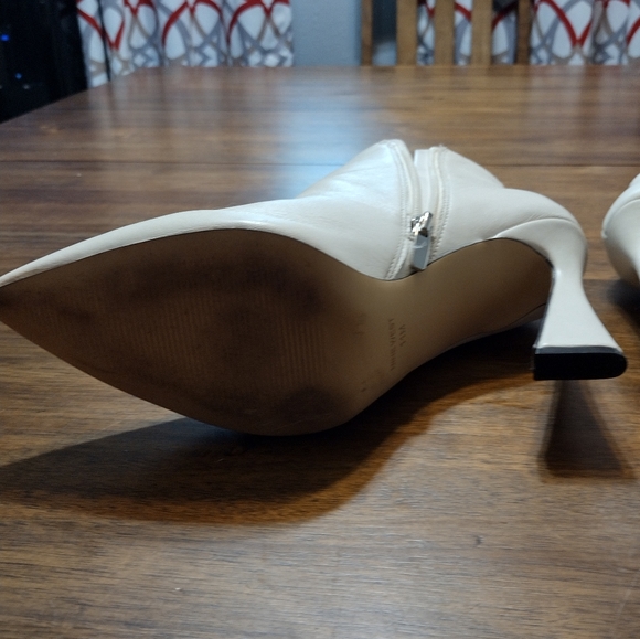 Nine West Torrie boots in White - Picture 3 of 9